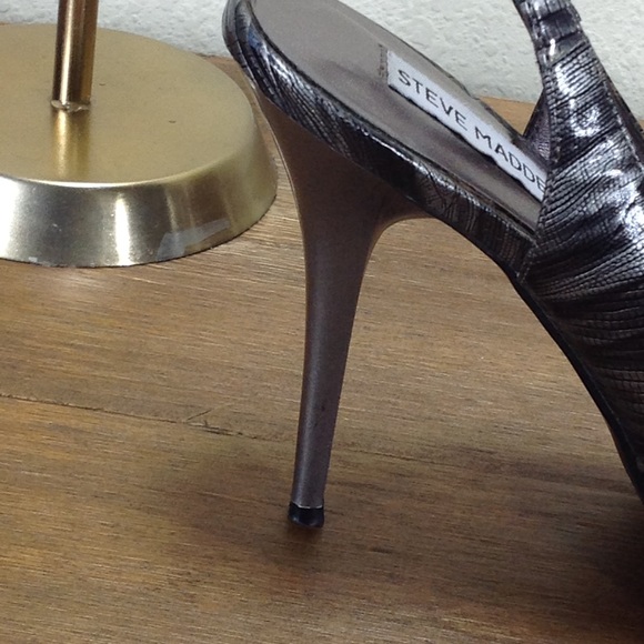 Steve Madden Black & Silver Faux Leather Heels - Picture 4 of 8